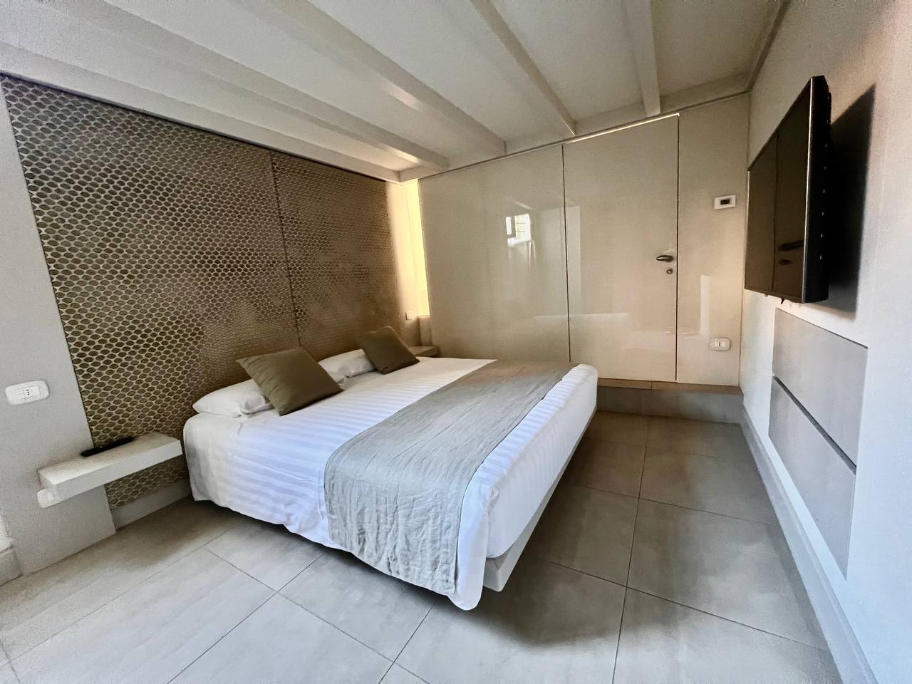 Gonfalone6 Suite